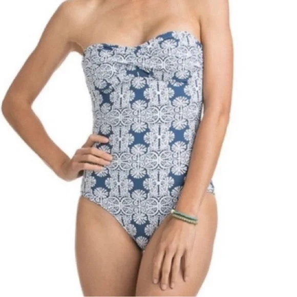 NWOT Vineyard Vines Mirrored Leaves Strapless Swim Suit M - Picture 1 of 4